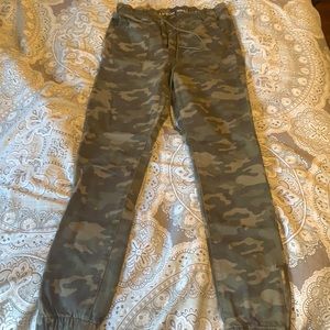 American eagle cameo joggers